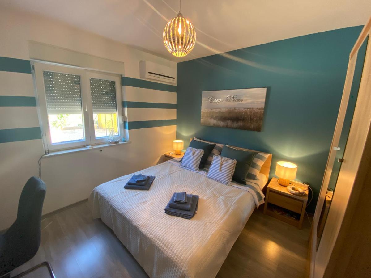 Spacious Apartment Close To The Sea In Kastel Luksic Kastela Luaran gambar