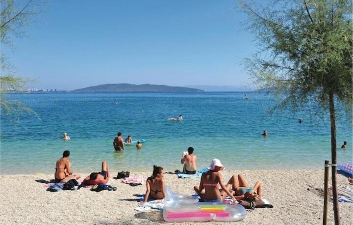Spacious Apartment Close To The Sea In Kastel Luksic Kastela Luaran gambar