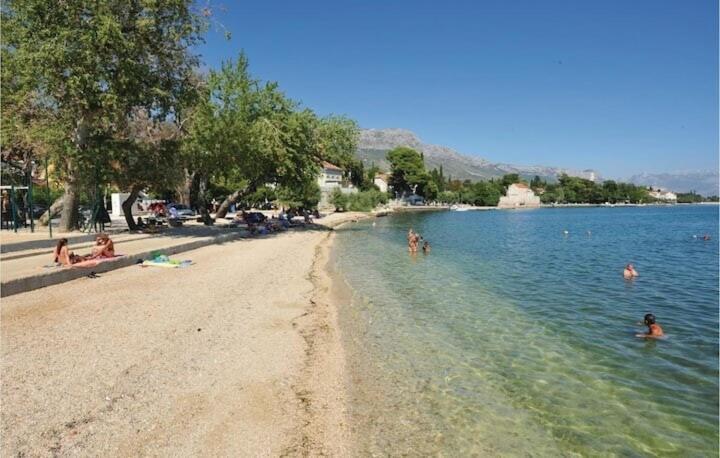 Spacious Apartment Close To The Sea In Kastel Luksic Kastela Luaran gambar