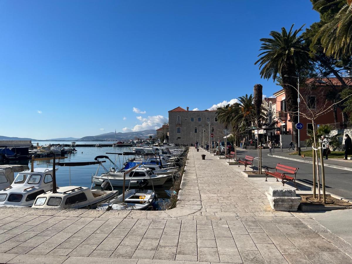 Spacious Apartment Close To The Sea In Kastel Luksic Kastela Luaran gambar