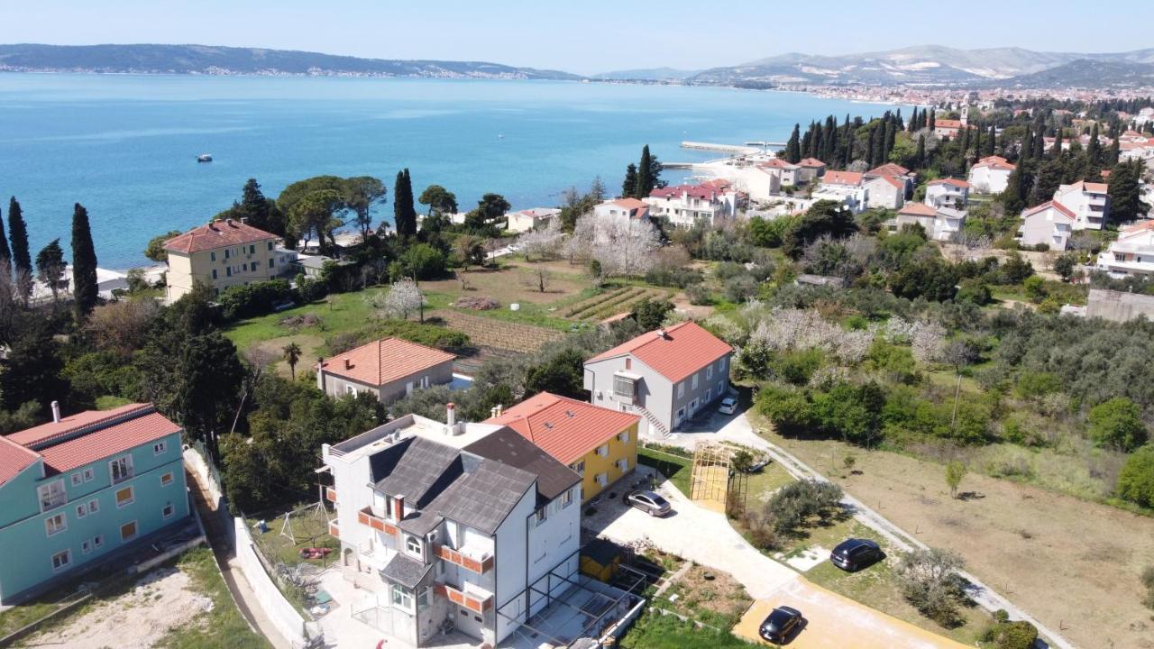 Spacious Apartment Close To The Sea In Kastel Luksic Kastela Luaran gambar