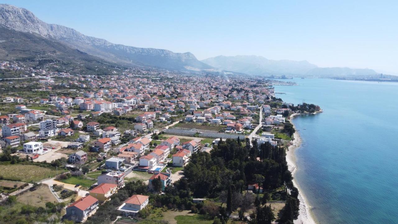 Spacious Apartment Close To The Sea In Kastel Luksic Kastela Luaran gambar