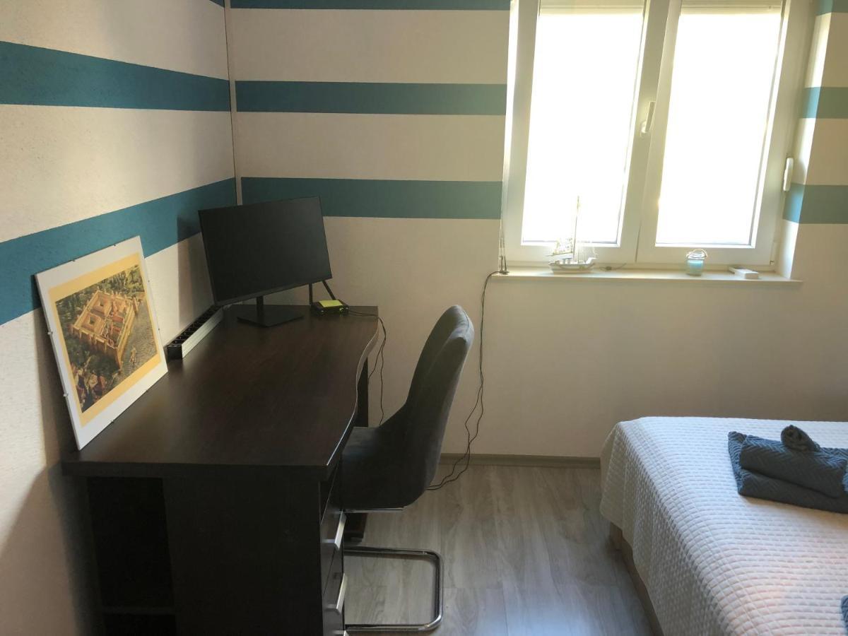 Spacious Apartment Close To The Sea In Kastel Luksic Kastela Luaran gambar